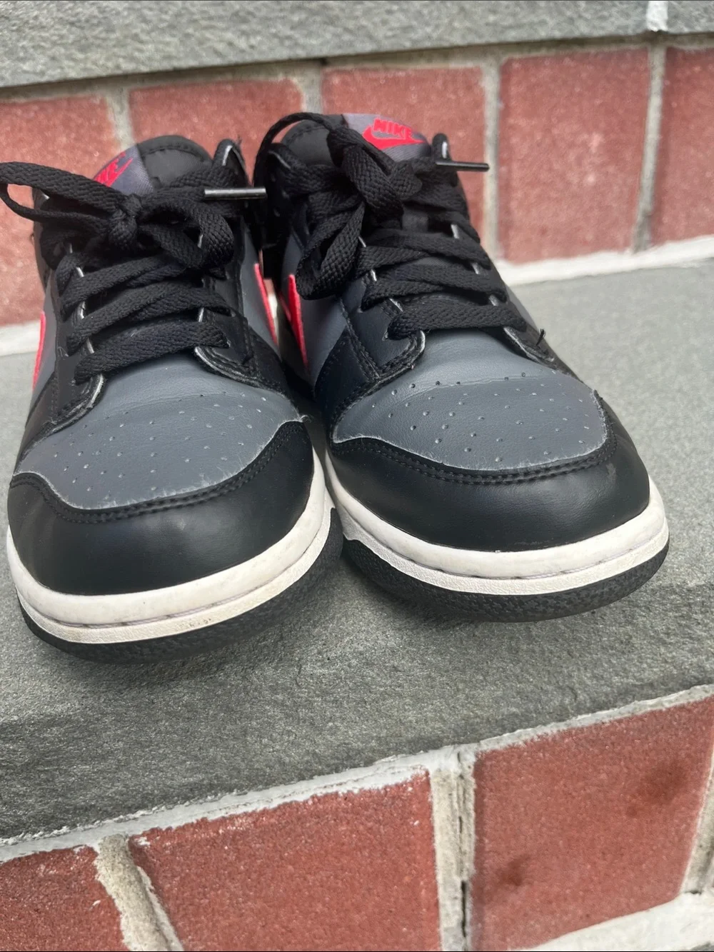Nike Low-Top Sneakers — Black, Red & Blue